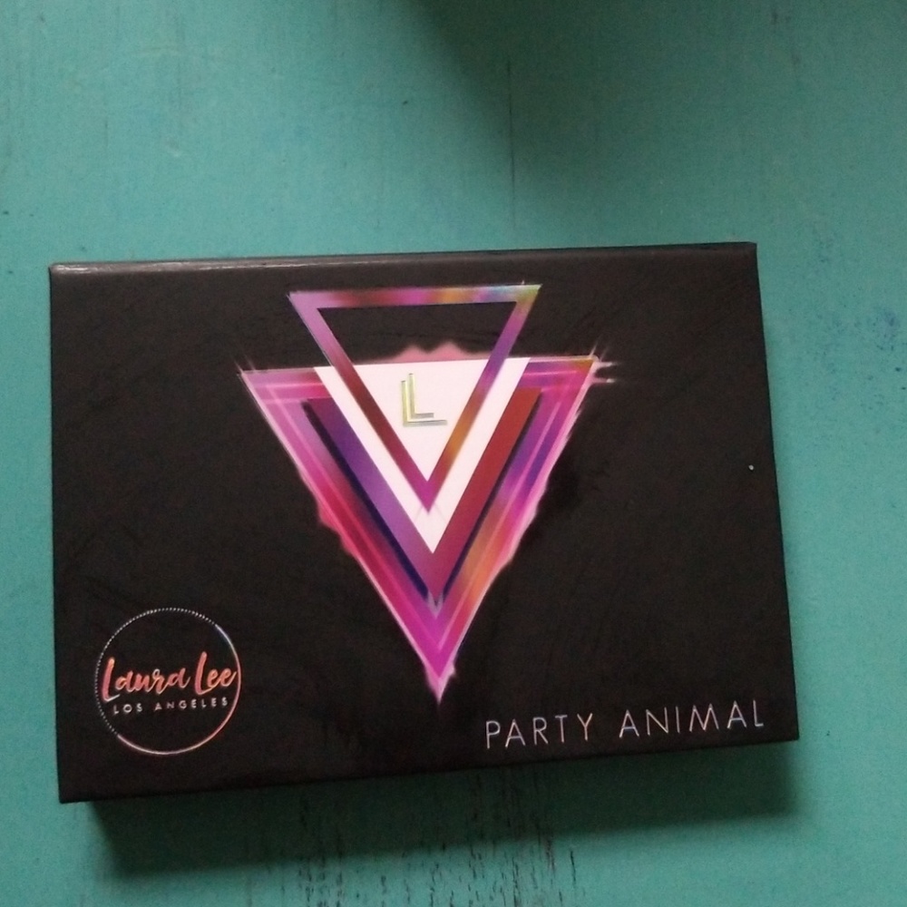 Laura Lee los angeles party animal pallete
